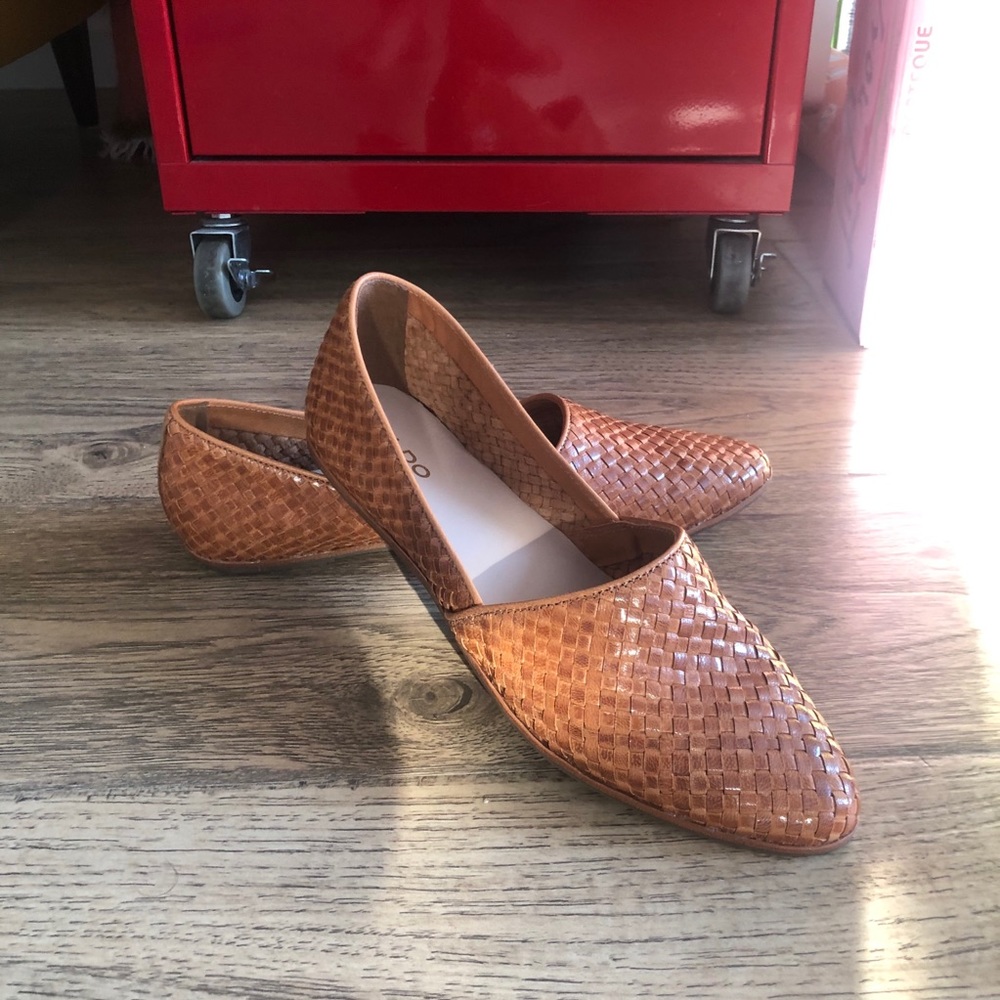 NWT Aldo Blanchette tan woven leather flats